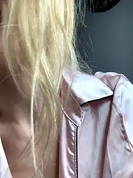 Lolitaxlola online show from 16, 11, 2025