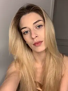 Lolitaxlola online show from 10, 11, 2025