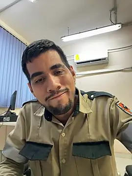 EnriquePersian197 online show from 5, 3, 2025