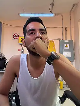 EnriquePersian197 online show from 2, 4, 2026