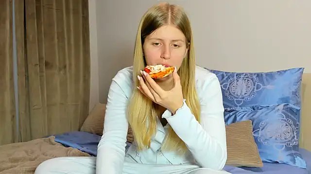 kirraa  online show from 5, 12, 2025