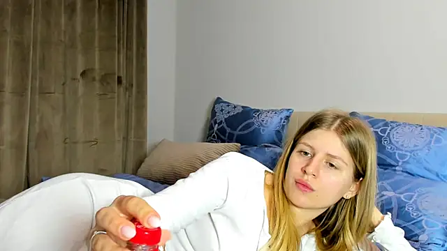 kirraa  online show from 3, 12, 2025