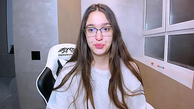 Snapshot of fancy_bunny chatting on 27, 10, 2025 fancy bunny online show from 27, 10, 2025