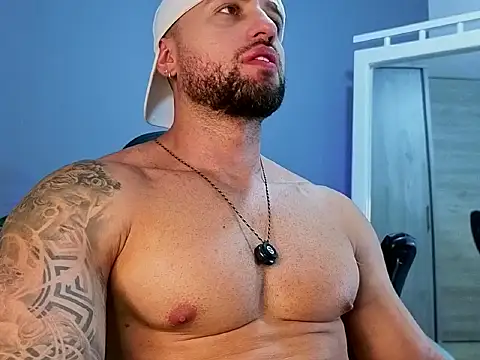 OwenMaximus814 online show from 13, 4, 2026