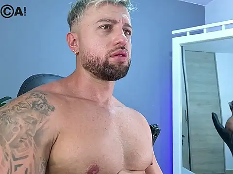 OwenMaximus814 online show from 19, 3, 2026