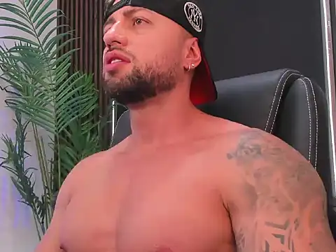 OwenMaximus814 online show from 12, 4, 2026