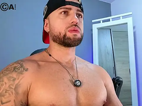 OwenMaximus814 online show from 22, 3, 2026