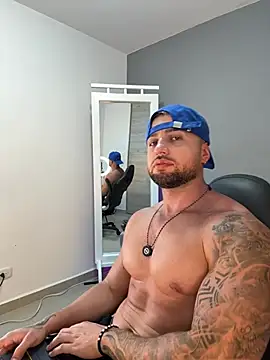 OwenMaximus814 online show from 4, 4, 2026