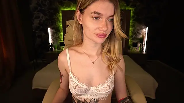 Snapshot of AnacondaOn chatting on 1, 3, 2025 AnacondaOn online show from 1, 3, 2025