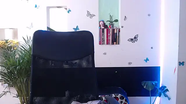 Lia-mitch online show from 10, 10, 2025