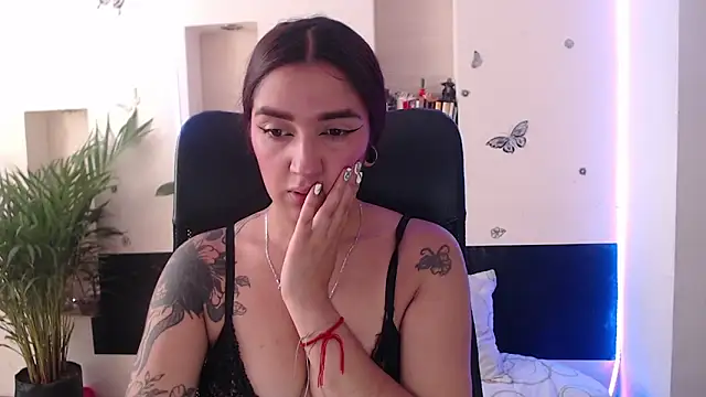 Lia-mitch online show from 25, 2, 2025