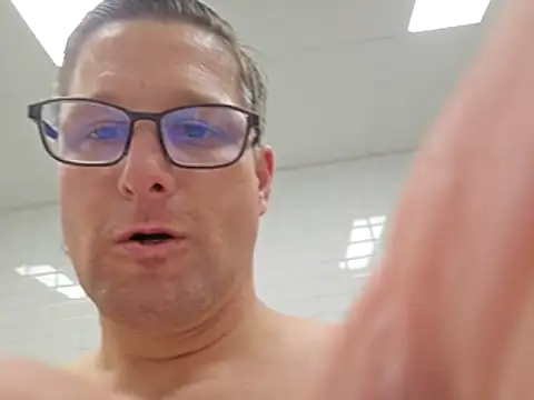 Snapshot of mneuert@xh chatting on 25, 2, 2026 mneuertxh online show from 25, 2, 2026