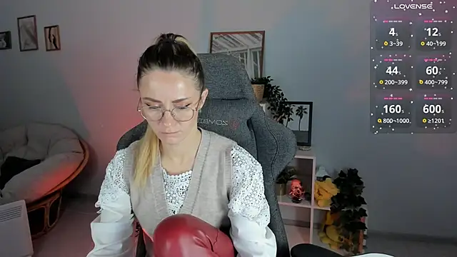 LadyIzabel online show from 9, 2, 2025