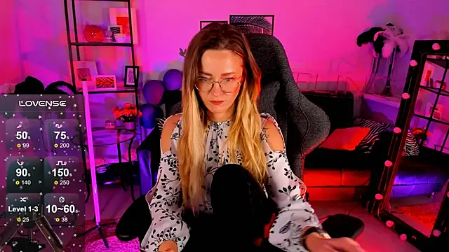 LadyIzabel online show from 8, 1, 2025