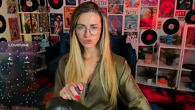 LadyIzabel online show from 19, 2, 2025