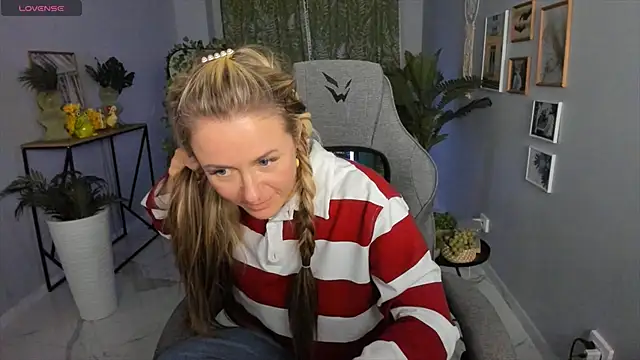 LadyIzabel online show from 17, 4, 2026