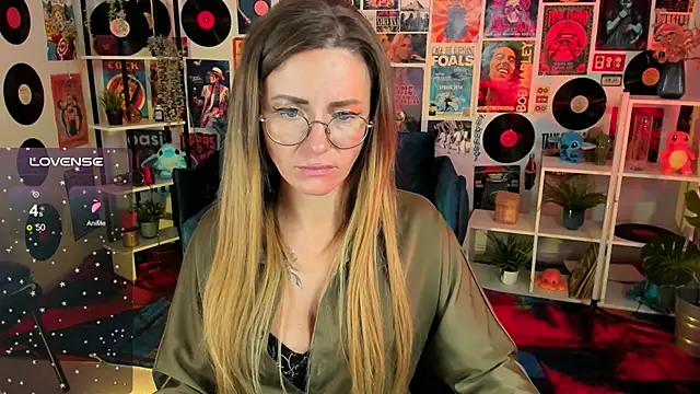 LadyIzabel online show from 19, 2, 2025