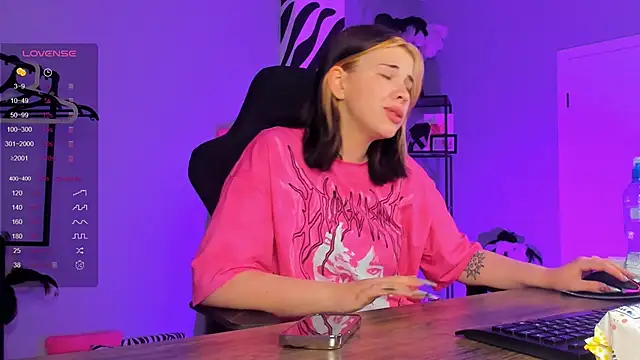 AliceSunday online show from 7, 10, 2025