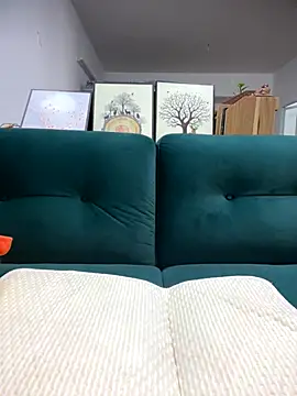 Milk-babier online show from 17, 10, 2025