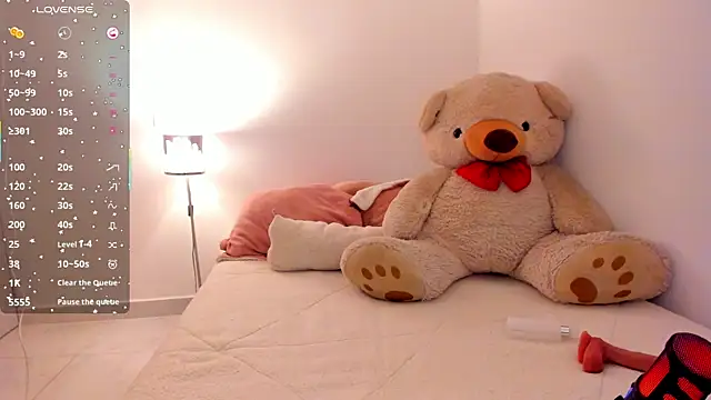 Lunadahia online show from 9, 9, 2025