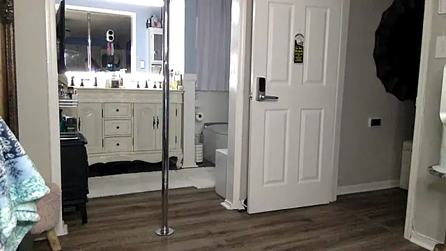 curvyfunlover online show from 17, 3, 2025