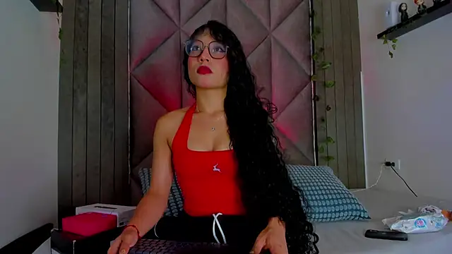 Snapshot of BriaConner_ chatting on 7, 7, 2026 BriaConner online show from 7, 7, 2026