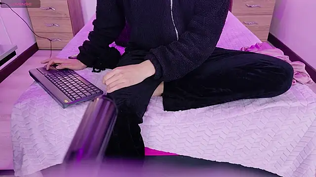 FULL TENTATION  online show from 14, 2, 2026