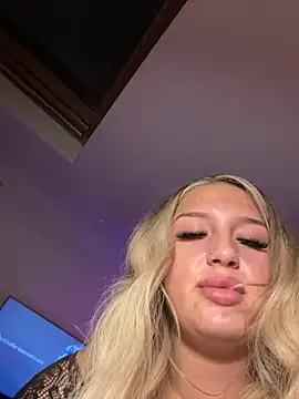 SweetIrishBlonde online show from 15, 12, 2024