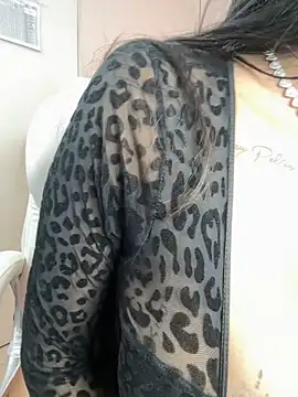 MadeleineSanez online show from 15, 11, 2025