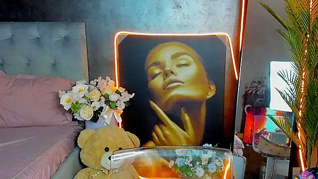 glossy blondegirl online show from 24, 9, 2025