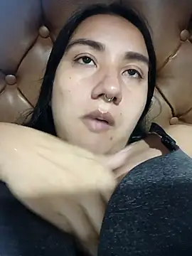 Snapshot of Hellen_Alex chatting on 22, 4, 2026 Hellen Alex online show from 22, 4, 2026