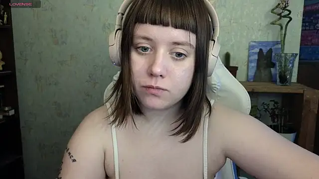 June shy0 online show from 27, 1, 2025