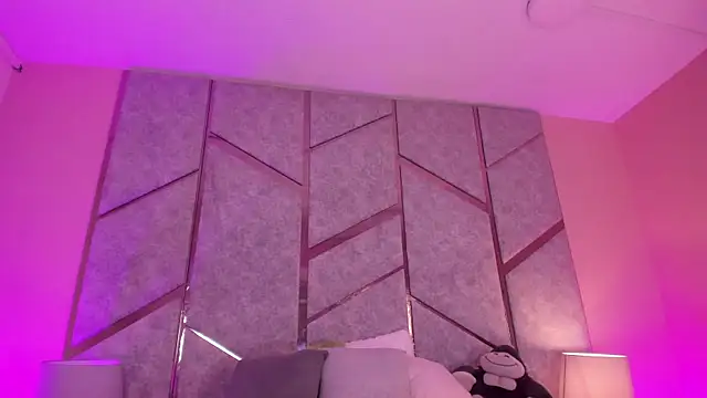 Nickybankss  online show from 10, 11, 2025