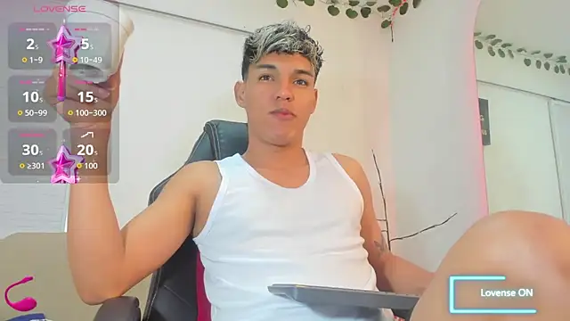 Snapshot of ryan_carter08 chatting on 14, 11, 2025 ryan carter08 online show from 14, 11, 2025