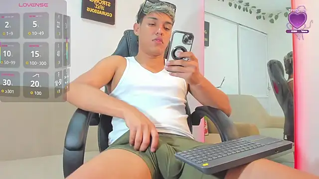 Snapshot of ryan_carter08 chatting on 14, 9, 2025 ryan carter08 online show from 14, 9, 2025