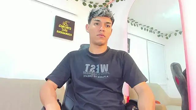 Snapshot of ryan_carter08 chatting on 5, 11, 2025 ryan carter08 online show from 5, 11, 2025