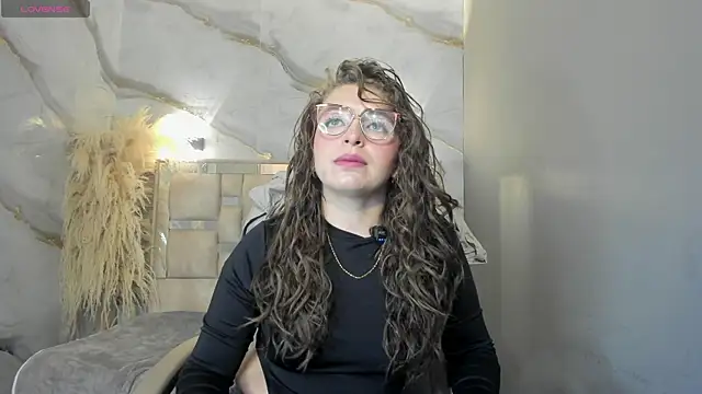 Snapshot of _isaabellaa chatting on 10, 7, 2026 isaabellaa online show from 10, 7, 2026