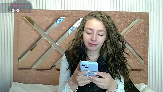  isaabellaa online show from 10, 4, 2026