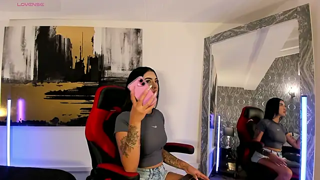 AriRobert  online show from 6, 11, 2025