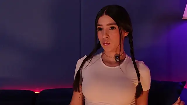 Snapshot of Olivia_Collins1 chatting on 1, 2, 2026 Olivia Collins1 online show from 1, 2, 2026