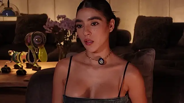 Snapshot of Olivia_Collins1 chatting on 17, 12, 2025 Olivia Collins1 online show from 17, 12, 2025