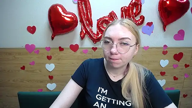 BeatriceFly online show from 16, 3, 2025