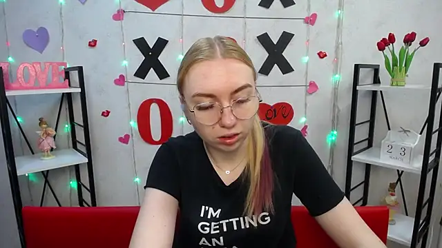 BeatriceFly online show from 23, 3, 2025