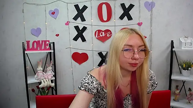 BeatriceFly online show from 13, 9, 2025