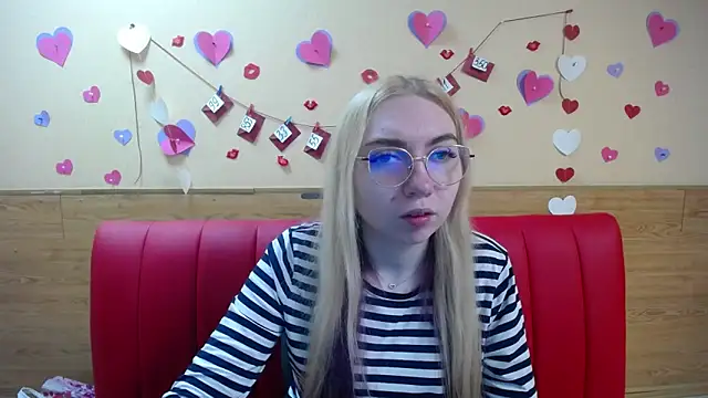 BeatriceFly online show from 13, 3, 2025