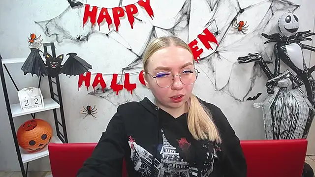 BeatriceFly online show from 22, 10, 2025