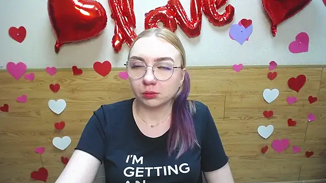 BeatriceFly online show from 16, 3, 2025