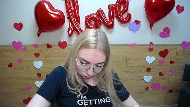 BeatriceFly online show from 17, 3, 2025