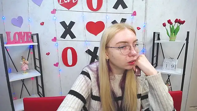 BeatriceFly online show from 19, 2, 2025