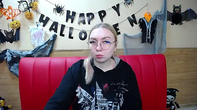 BeatriceFly online show from 28, 10, 2025